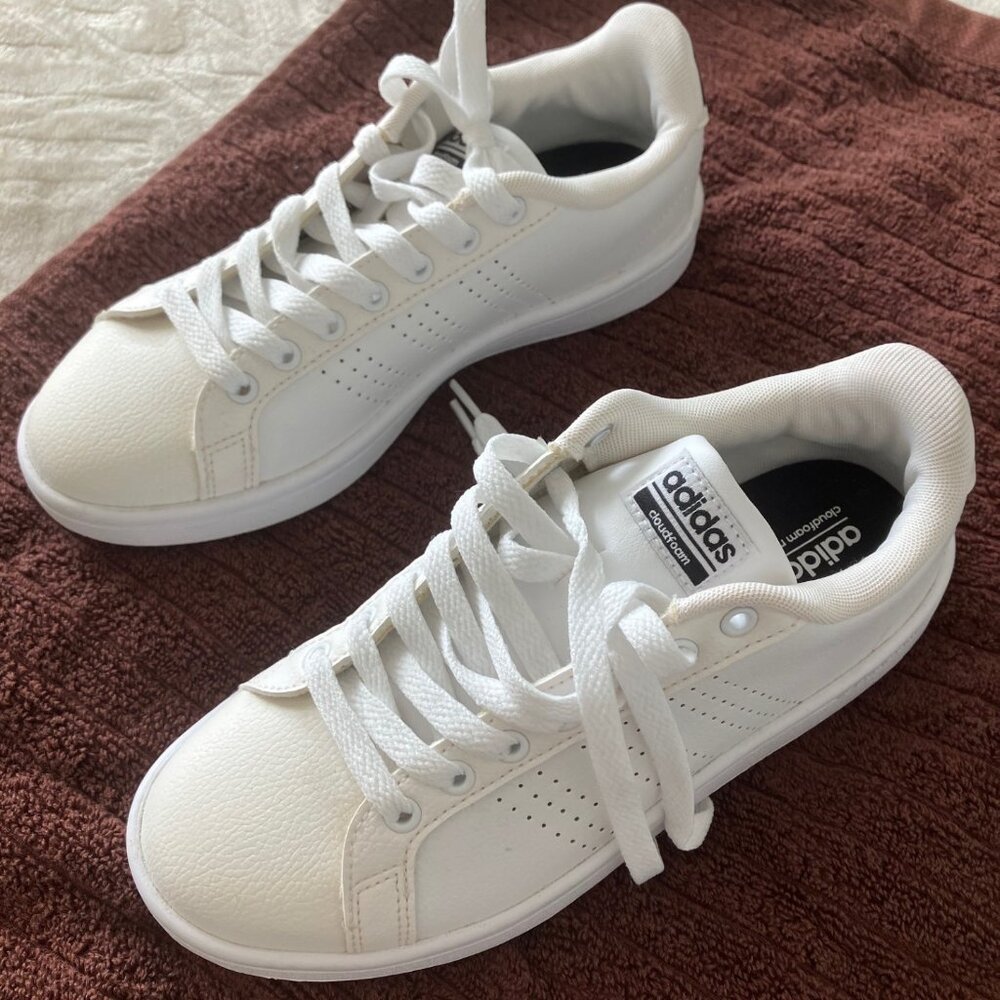 Adidas Women's Cloud foam Brand New White Athletic Shoes Size 6